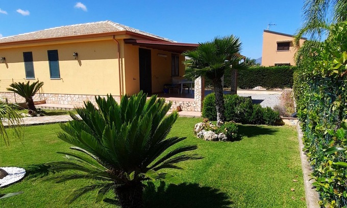 Campofelice di Roccella Villa | Villa del Mediterraneo 2 - 150 meters from the Campofelice di Roccella seafront