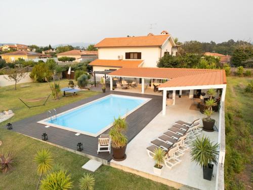 Cardielos Villa | VILLA DA COSTA - SUNSET POOLHOUSE