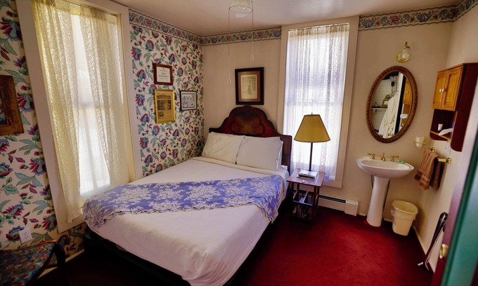 Silverton Villa | Villa Dallavalle Inn Room 4