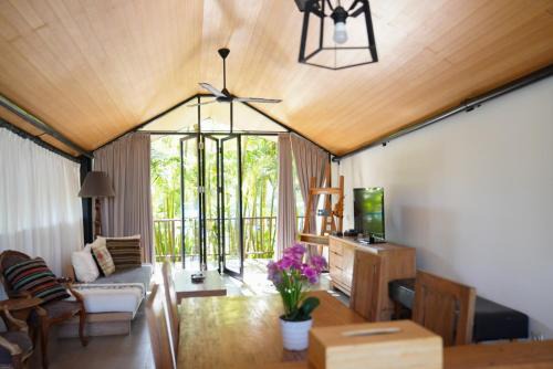 Sawangan Villa | Villa Dancing Garden in Nusa Dua