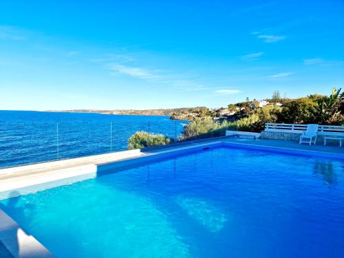 Costa Saracena-Castelluccio Villa | Villa Daniela - Villa con piscina privata e discesa a mare tra Catania e Siracusa