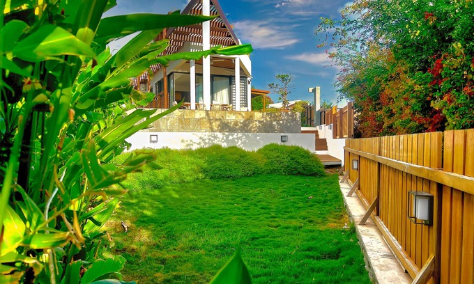 Caphomard Villa | Villa de Charme: Sea View and Heated Infinity Pool