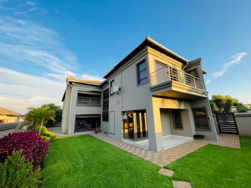 Centurion House | Villa De Gabe