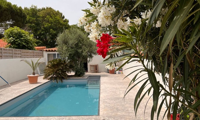 Le Port Villa | Villa de Plage Avec Piscine 6 Personnes