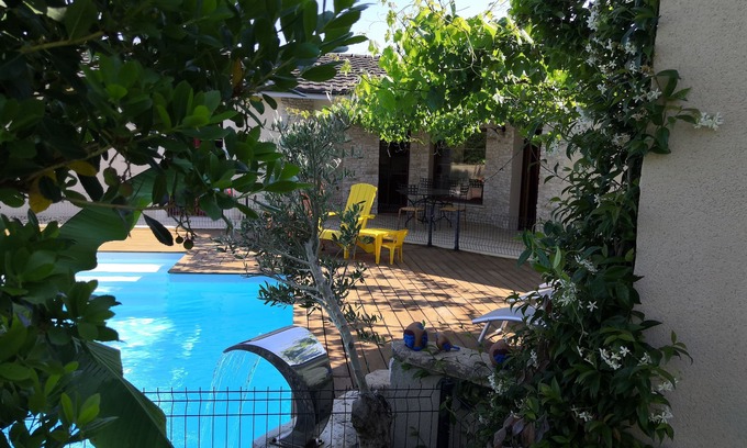 Bergerac House | Villa de Type F5 Avec Piscine Privée et à 1,5 km du Parc de Pombonne