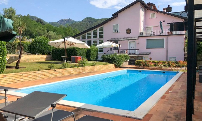Beverino Villa | Villa Dei Poeti - Six Bedroom Villa, Sleeps 16