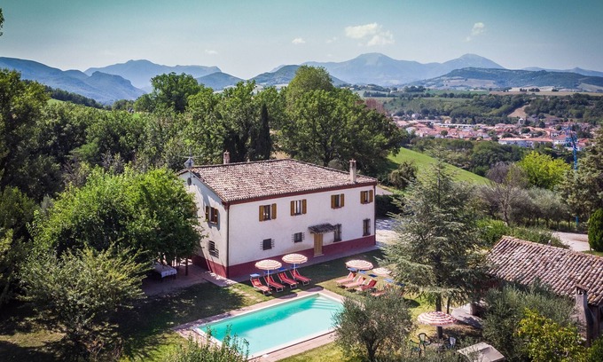 Pergola Villa | Villa dei Sapori with pool in the rolling hills of Marche, 45 minutes from the Adriatic Coast