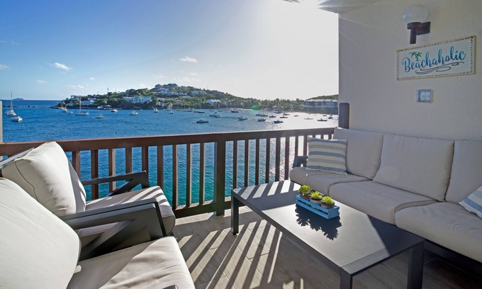 Nazareth Condo | Villa Del Mar - Ocean Front Renovated Condo at Cowpet Bay
