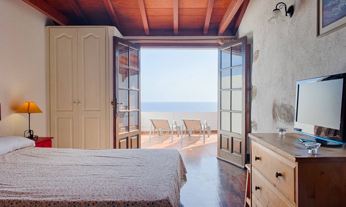 Agulo Apartment | Villa Delfines (Adults only) - Relax in nature with oceanviews terrace