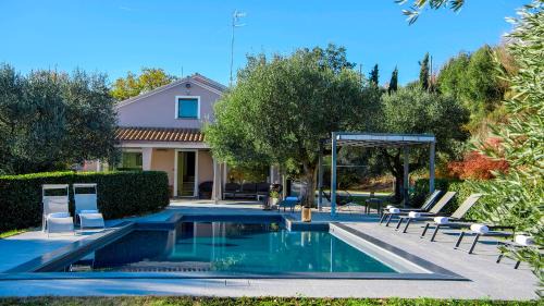 Chiesanuova Villa | VILLA DELLE GINESTRE 9&2, Emma Villas