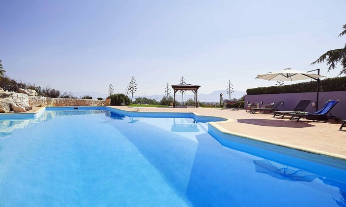 Vrahati Villa | Villa Dennis Euphoria Retreat