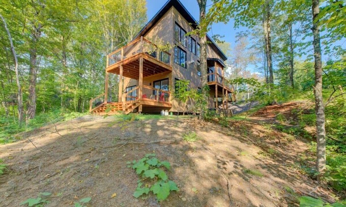 Pont-Rouge Ski Chalet | Villa des Sentiers spa
