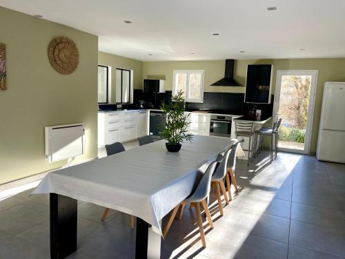 Allemagne-en-Provence Villa | Villa du Vallon