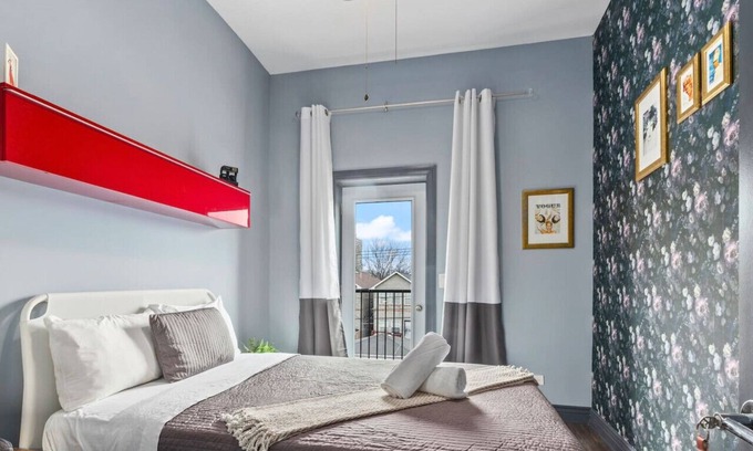 Bronzeville Villa | Villa Dubois Guest House Room 3
