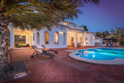 Sayalonga Villa | Villa El Ancla