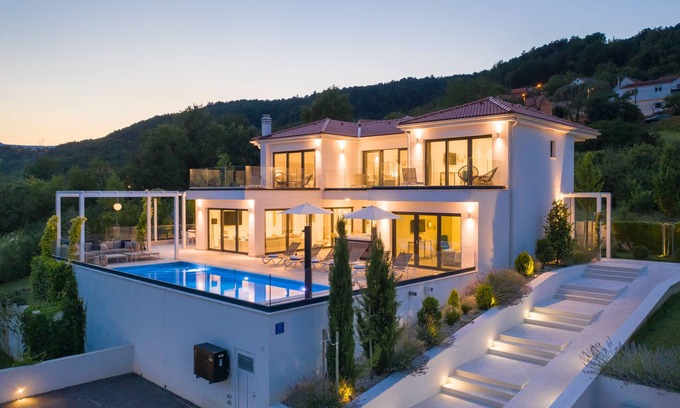 Sinj Villa | VILLA ELEGANCE *