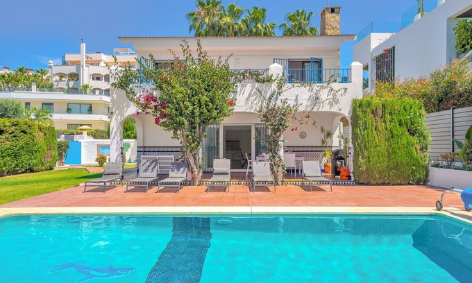 Golden Mile Villa | Villa Elena