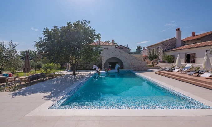Fiorini Villa | Villa Elise with Pool