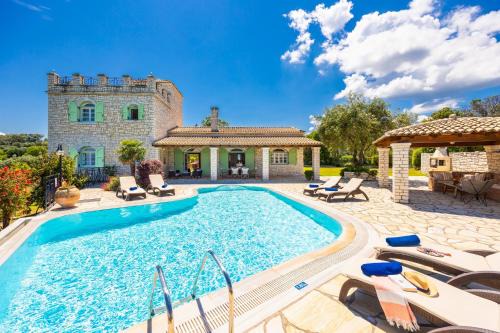 Petaleia Villa | Villa Emily