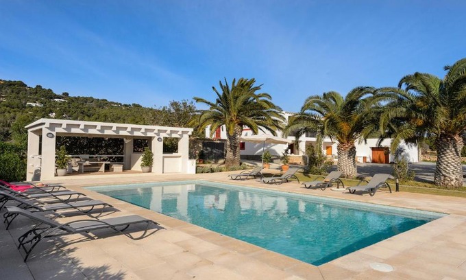 Es Cubells Villa | Villa Es Cubells Town