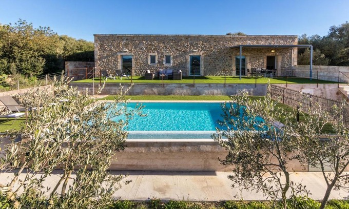 Maria de la Salut Villa | Villa Es Gassons By homevillas360