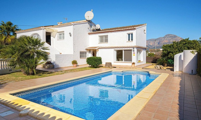 Tarraula Villa | Villa "Esther" with Pool, Garden & Wi-Fi