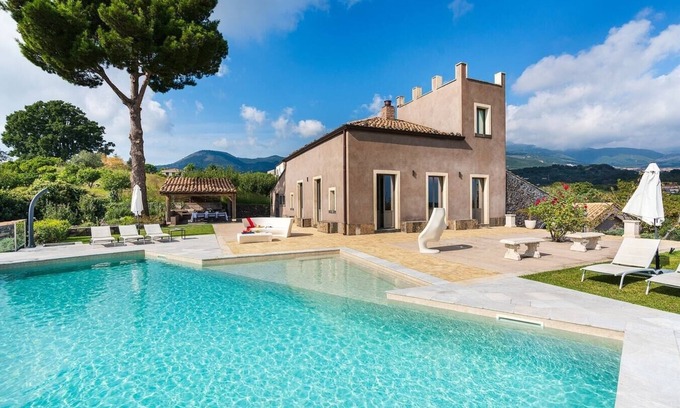 Zafferana Etnea Villa | Villa Etnea - Private villa with pool and jacuzzi
