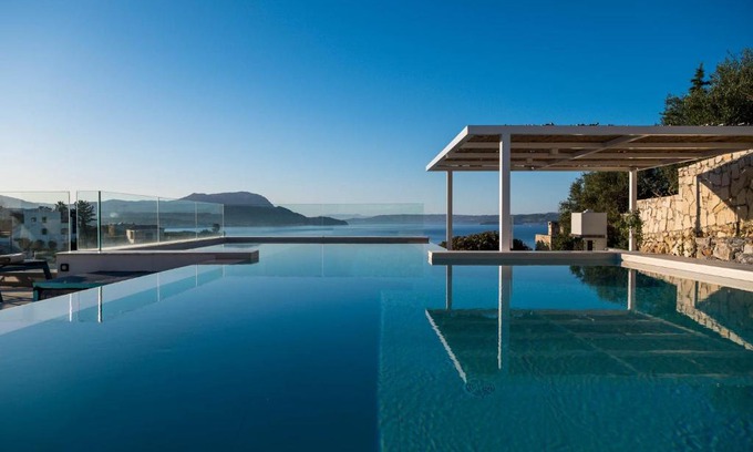 Plaka Villa | Villa Eureka BY APOKORONAS-VILLAS