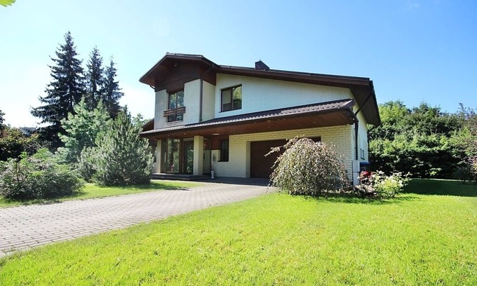Business District Villa | Villa EverGreen in downtown with private garden (Garage parking/Terrace/Hot tub)
