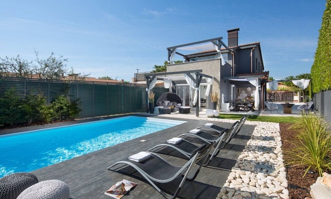 Cancini Villa | Villa Evita with pool near Porec