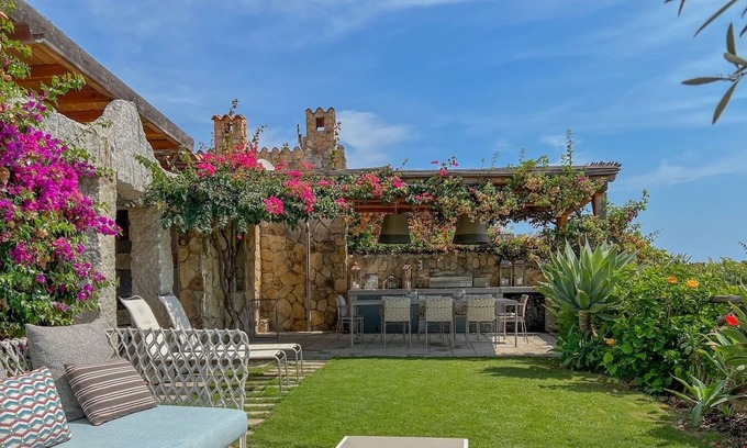 Sant'Elmo House | Villa Felixity