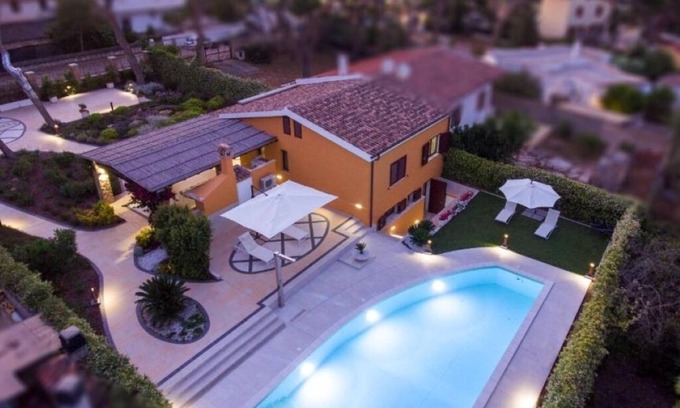 Porto Pino Villa | Villa Fenicottero: Elegant Private Oasis with Pool, Near Crystal Clear Seannn