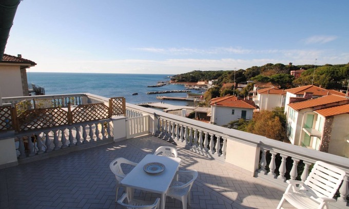 Castiglioncello Apartment | Villa Fiorella - VILLA FIORELLA - Bilo monte B