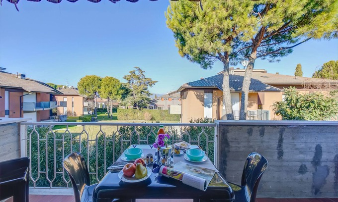 Colombare Apartment | Villa Fiorita - Apt 4 - Mimosa, Sirmione, Italy