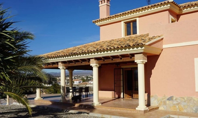 Locaiba Villa | Villa Flo - very large, cheerful villa with private pool and garden