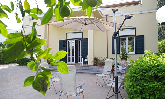 Mondello Villa | Villa Flores a Mondello by Wonderful Italy