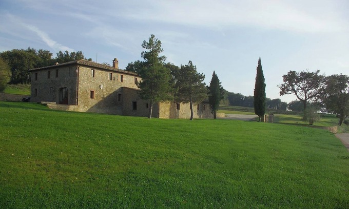 Pienza Villa | Villa Fontana promoted by WeekHomes.com