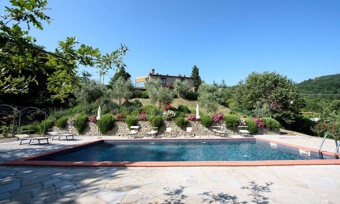 Lisciano Niccone Villa | Villa for 10 people with pool with a "truly wonderful" view to Lake Trasimeno