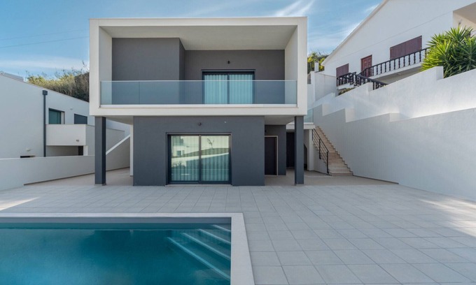 Foz do Arelho Villa | Villa Foz - Holiday home with 3 bedrooms and private pool - SCH072