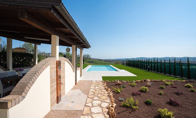 Mombaroccio Villa | Villa Francesca. Private Pool & Airco. 15 km from the beaches.