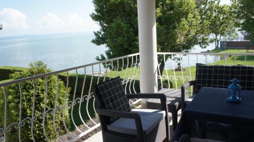 Balatonboglar Apartment | Villa Gabriella - Vízparti