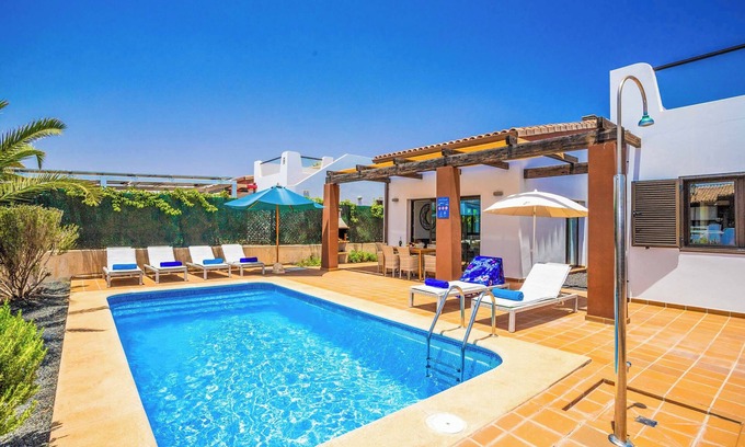 Caleta de Fuste Villa | Villa Gardenia - Three Bedroom Villa, Sleeps 6