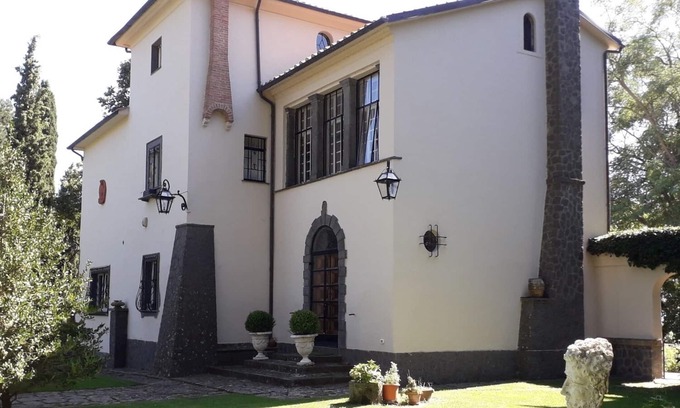 Latera Villa | Villa Giglio prestigious mansion - Park and pool