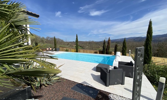 Montjoie-en-Couserans Villa | Villa Giulia, in a calm and relaxing setting surrounded by greenery 1 hour from Toulouse