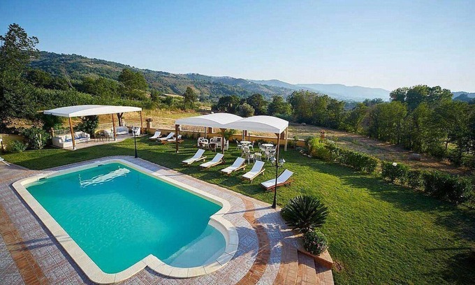 Giungano House | Villa Giuncalia C: A welcoming apartment surrounded by the greenery, with Free WI-FI.