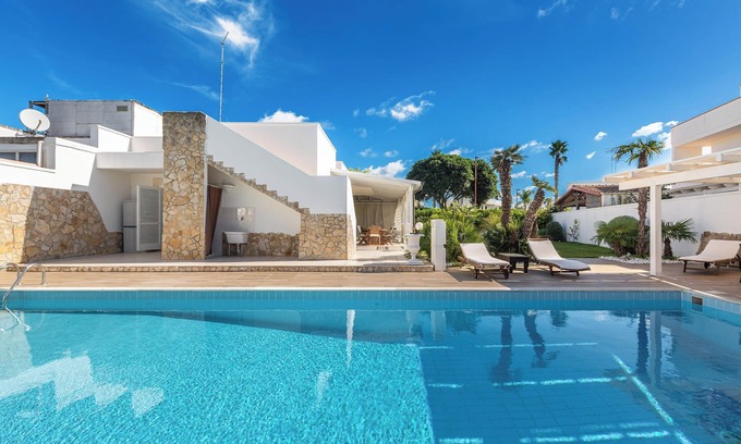 Torre dell'Orso Villa | Villa Goccia by BarbarHouse