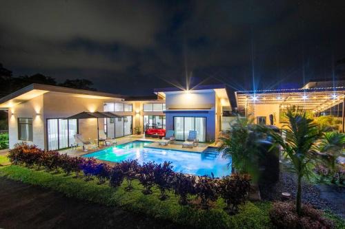 La Fortuna Villa | Villa Graceland - Arenal Volcano View