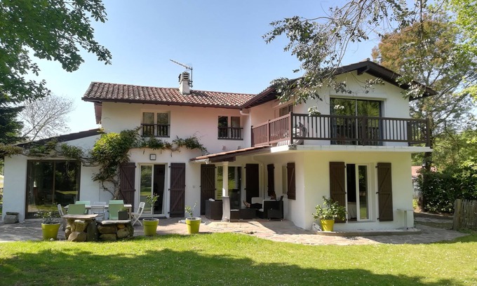 Ascain House | Villa Grand Calme, View on the Rhune, Full Nature