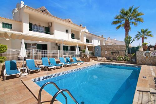 Urbanizacao dos Calicos House | Villa Guisado