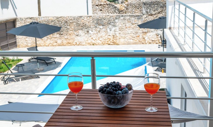 Stolac House | Villa Hana